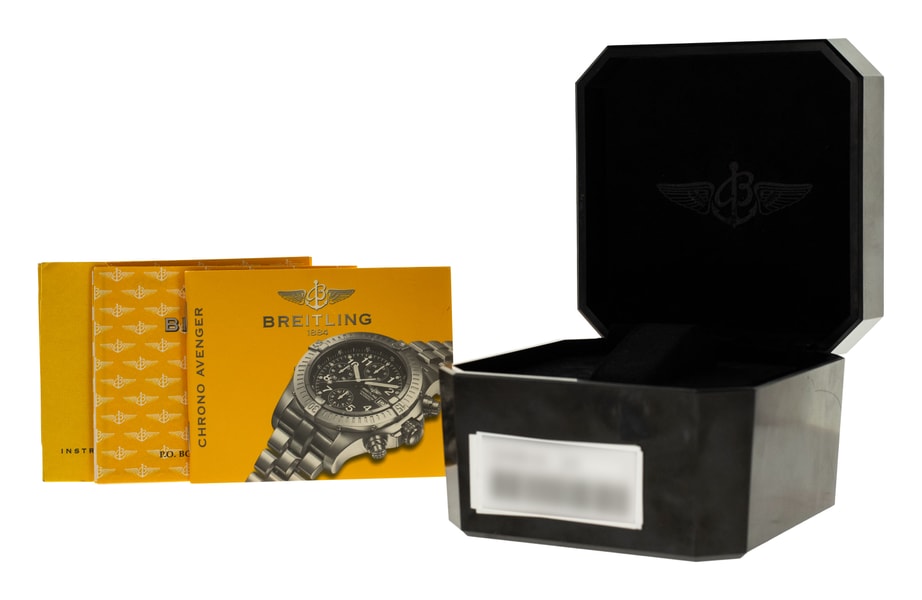 Breitling Chrono Avenger E13360